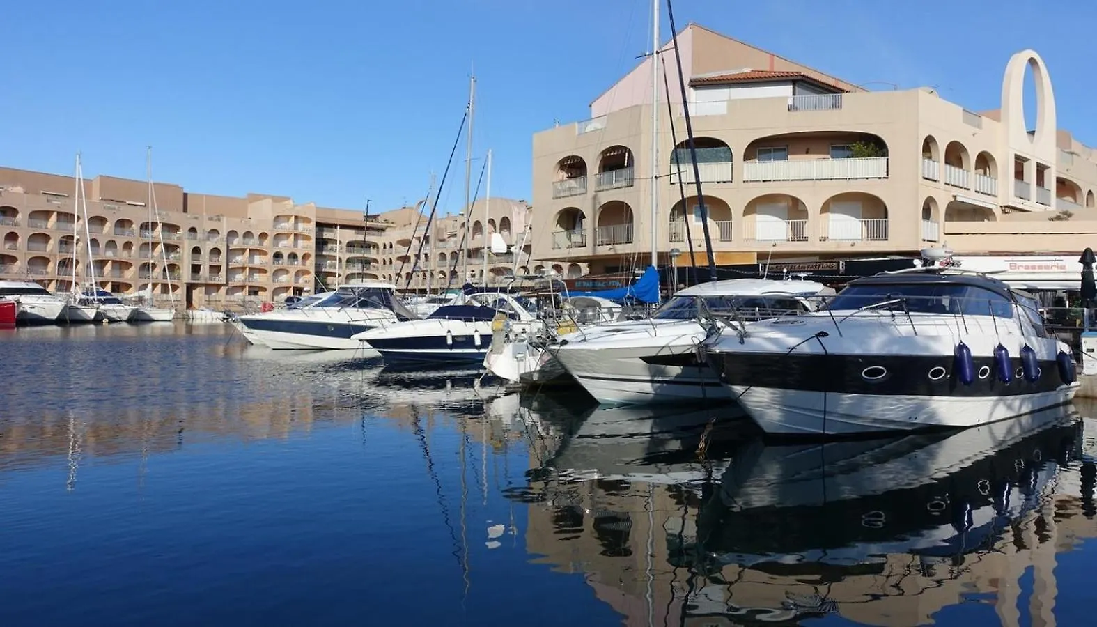 Apartment Studio Proche Port Et Plages, Au Calme Hyeres